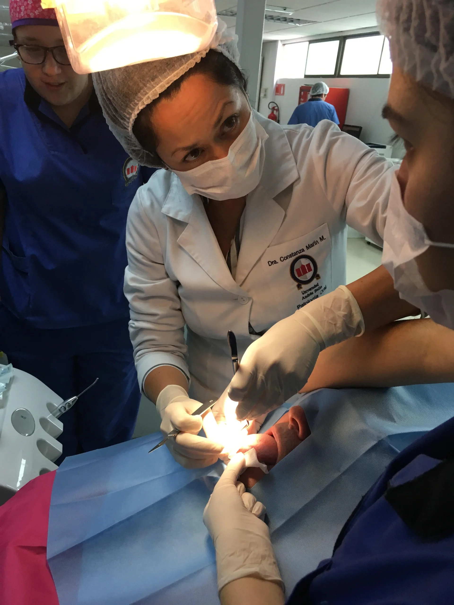 Académica de Odontología UNAB