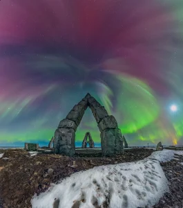 Carina Letelier Astrofotografía Aurora Over Artic Henge