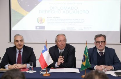 Embajador de Brasil diplomado aduanero