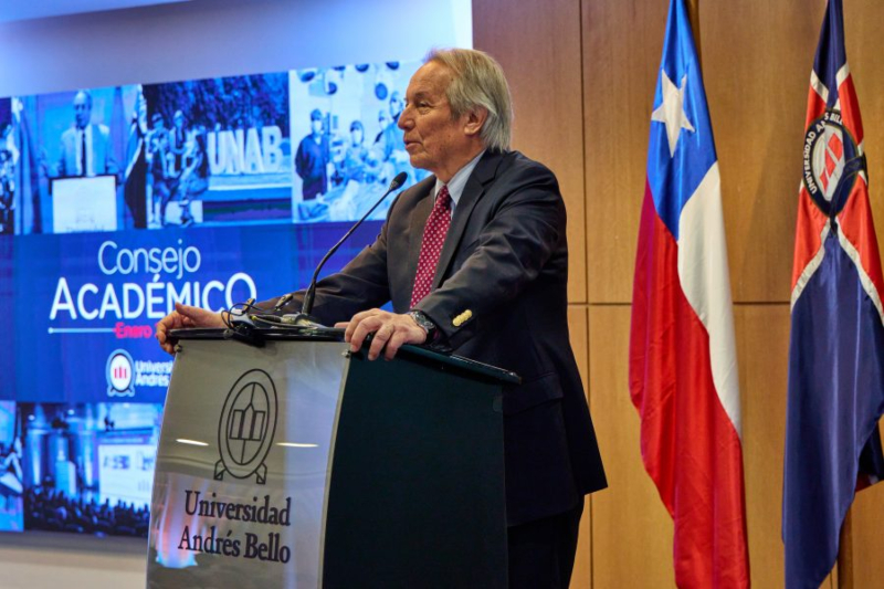 El rector de la Universidad Andrés Bello, Dr. Julio Castro, destacó la internacionalización como principal desafío en el Consejo Académico Ampliado.