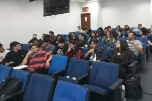 Estudiantes en La Clase del Semestre