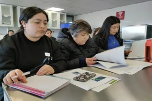 Proyecto FIC-R UNAB Concepción realizó taller dirigido a locatarios de caletas del Biobío