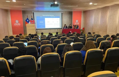 Andrés Bello, sede Viña del Mar, realizó el seminario sobre desinformación para analizar y reflexionar en torno a los desafíos y riesgos que implica esta práctica para el fortalecimiento de la democracia.