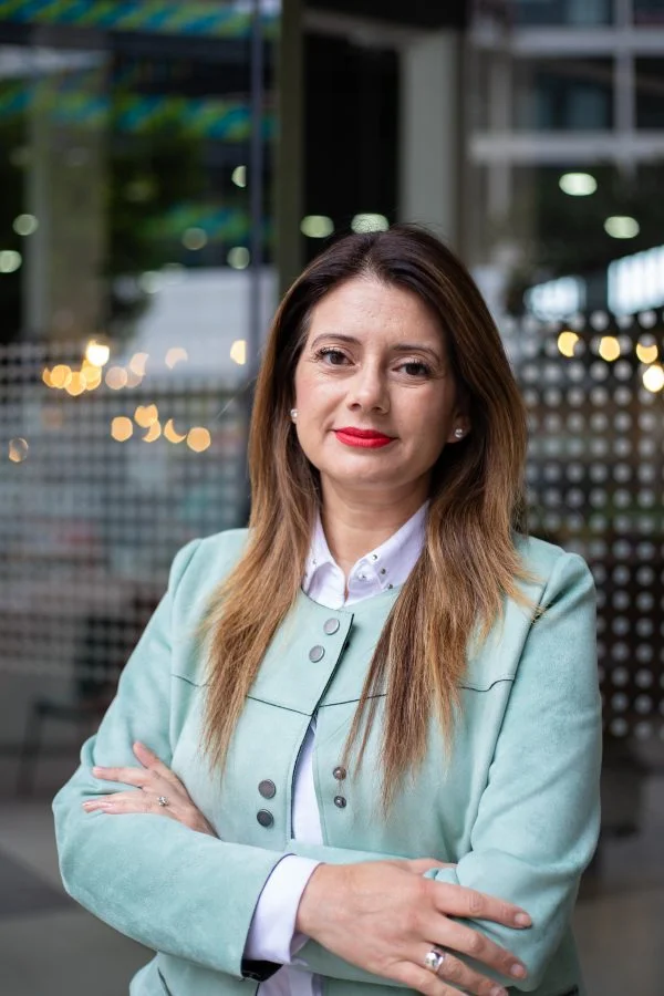 Cecilia Garrido, académica de Obstetricia UNAB, presentó en la Universidad Privada Franz Tamayo los proyectos desarrollados en Chile sobre Salud Comunitaria.