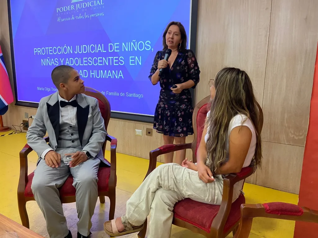 Carrera de Trabajo Social, en conjunto con la Municipalidad de Valparaíso y el Servicio Nacional de Migraciones, realizó una interesante jornada cuyo fin fue revisar las normativas que protegen a niñas, niños y adolescentes en una zona delicada en lo geopolítico y en lo social.