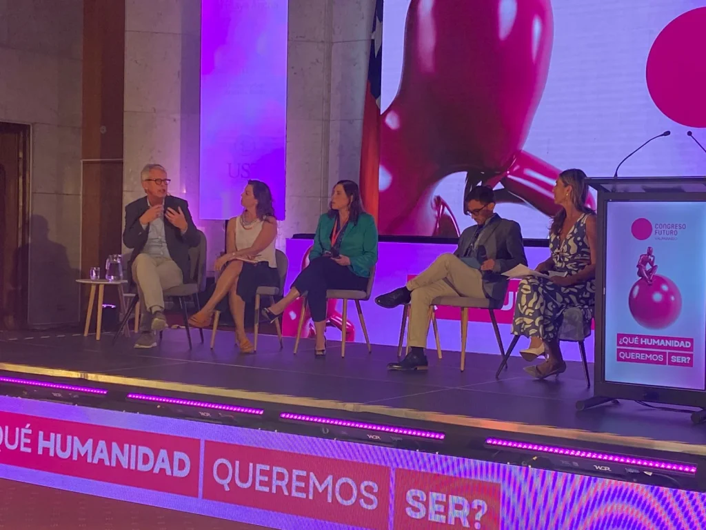 Panel “Transformaciones Digitales” desarrollado en el Salón Plenario del Congreso Nacional en Valparaíso, fue parte del diálogo global “Qué humanidad queremos ser”, en el encuentro de ciencias y tecnología más importante de Latinoamérica.