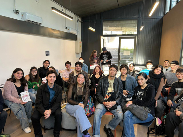 Gira en universidades
