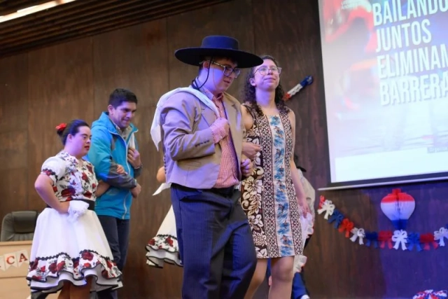 muestra folclórica inclusión música fiestas patrias