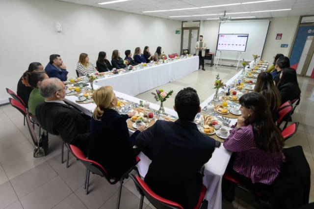Desayuno-seleccionados-endowment-Conce-3781-800×532