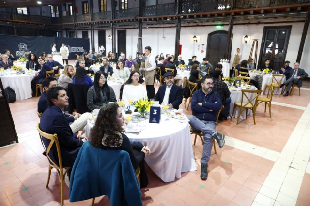 UNAB-desayuno-seleccionados-endowment-CR30-800×533