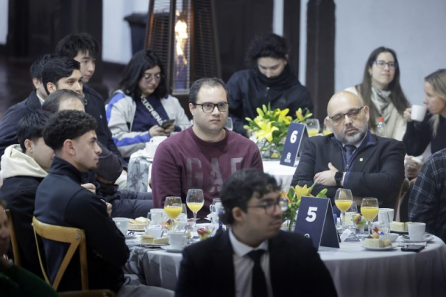 UNAB-desayuno-seleccionados-endowment-CR47-800×534