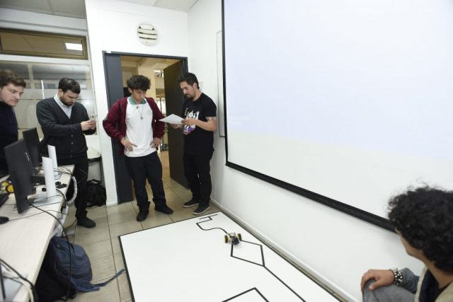 2°-Interescolar-de-Robotica-e-IA-Stgo-Campus-Antonio-Varas-86-900×601