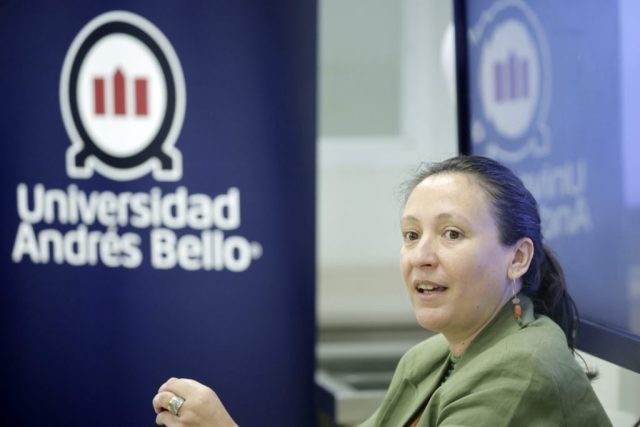 Ceremonia-colaboración-UNAB-–-AESCULAP-CR13-2000×1334