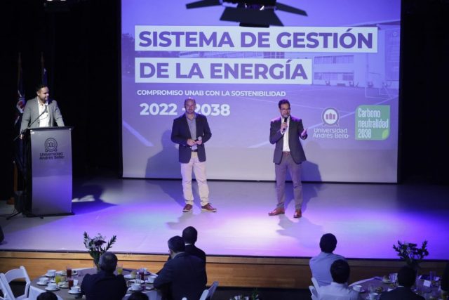 Inauguración-planta-fotovoltaica-Unab-CR43-2000×1334