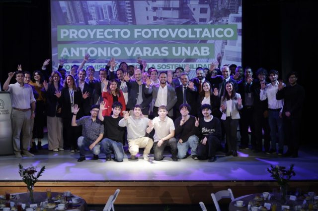 Inauguración-planta-fotovoltaica-Unab-CR59-2000×1333