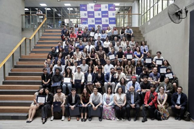 Ceremonia-Cierre-Curso-Sumate-Lideres-Estudiantiles-Sede-Santiago-CR39-800×533-1