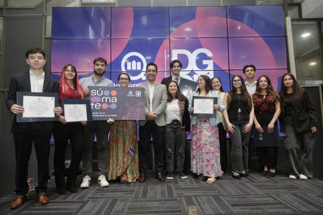 Ceremonia-Cierre-Curso-Sumate-Lideres-Estudiantiles-Sede-Santiago-CR54-800×533-1