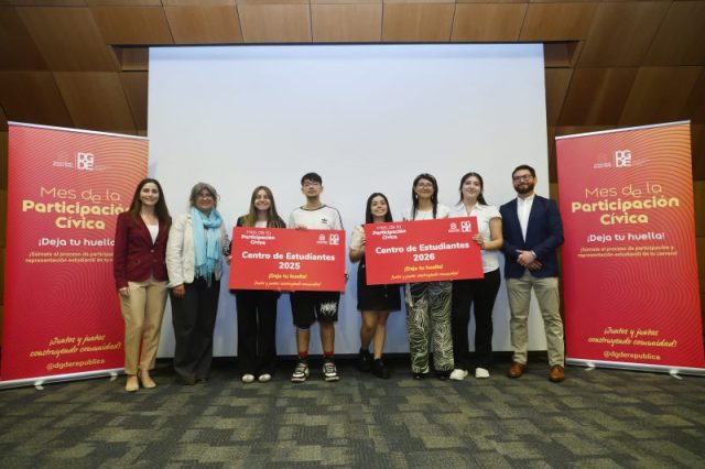 Ceremonia-Mes-de-la-Participacion-Civica-CR67-800×533-1