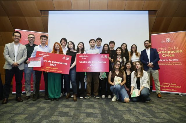 Ceremonia-Mes-de-la-Participacion-Civica-CR70-800×533-1