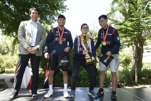 Ceremonia-de-Deportistas-Campus-Casona-Las-Condes-74-900×601