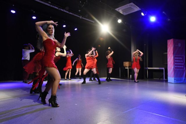 Presentacion-Talleres-Artisticos-Culturales-2025-Campus-Antonio-Varas-10-2000×1335-1