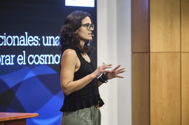 UNAB ofrece charla de divulgación científica en ondas gravitacionales y ciencia de frontera