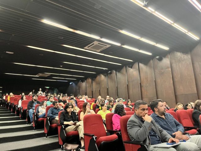 conversación con colaboradores (2)