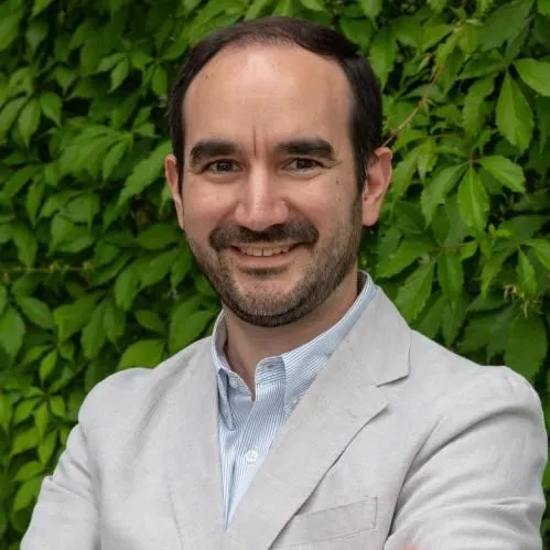 Destacado profesor español realizó clase a estudiantes de primer año de Arquitectura UNAB Concepción