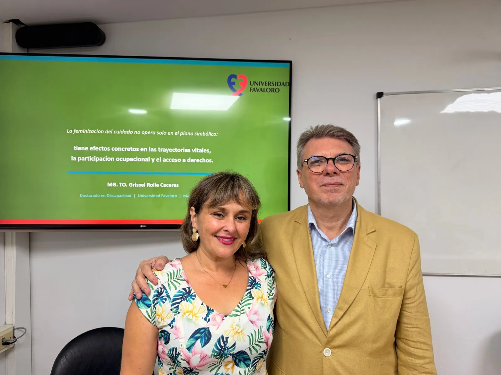 Académica UNAB obtiene doctorado en Argentina con investigación sobre el rol invisible de las mujeres cuidadoras