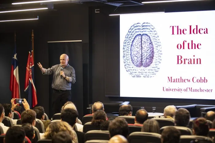 Doctorados UNAB inauguran Año Académico 2026 con charla magistral del historiador de la ciencia Matthew Cobb