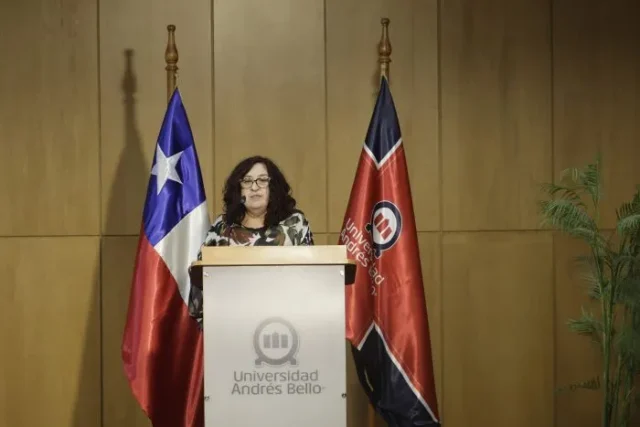 Lanzamiento-del-libro-Clara-y-Mauricio-una-historia-cultural-del-amor-CR06-700×467