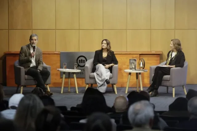 Lanzamiento-del-libro-Clara-y-Mauricio-una-historia-cultural-del-amor-CR35-700×467