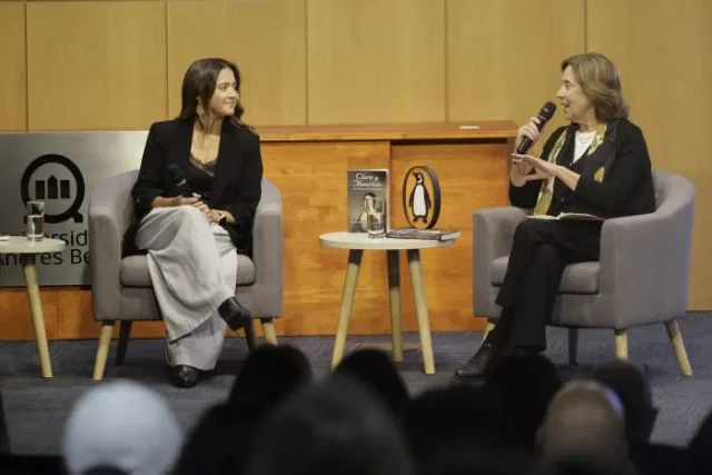 Lanzamiento-del-libro-Clara-y-Mauricio-una-historia-cultural-del-amor-CR44-700×467