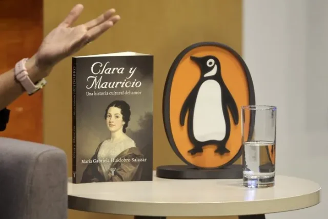 Lanzamiento-del-libro-Clara-y-Mauricio-una-historia-cultural-del-amor-CR67-700×467