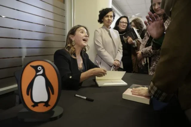 Lanzamiento-del-libro-Clara-y-Mauricio-una-historia-cultural-del-amor-CR83-700×467