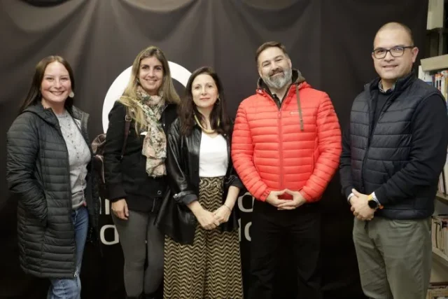 Lanzamiento-del-libro-Clara-y-Mauricio-una-historia-cultural-del-amor-CR99-700×467