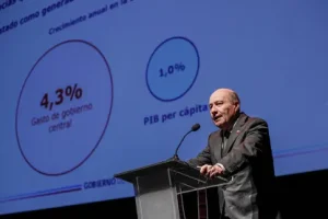Seminario “Ley de Reconstrucción en su hora final”