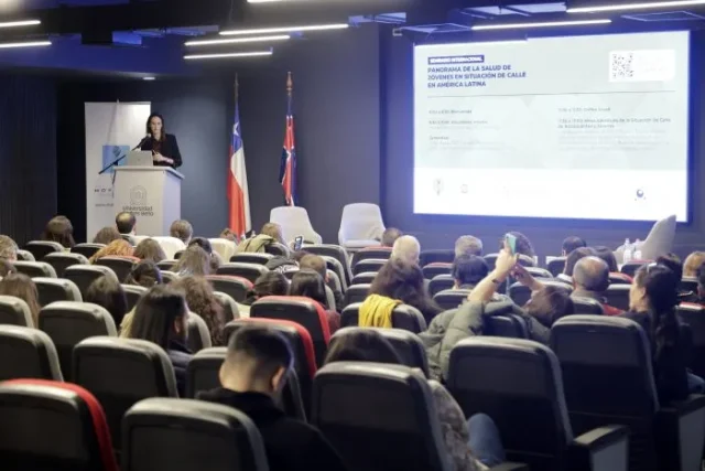 Seminario-internacional-Panorama-de-la-salud-de-adolescentes-y-jóvenes-en-situación-de-calle-en-América-Latina-CR20-700×467