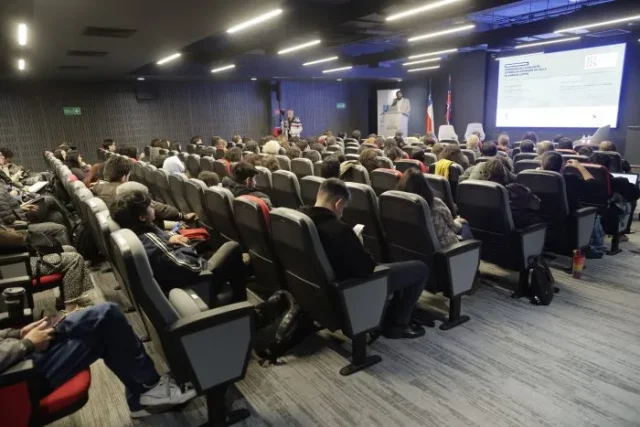Seminario-internacional-Panorama-de-la-salud-de-adolescentes-y-jóvenes-en-situación-de-calle-en-América-Latina-CR26-700×467