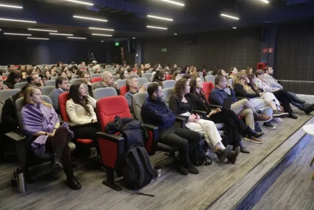 Seminario-internacional-Panorama-de-la-salud-de-adolescentes-y-jóvenes-en-situación-de-calle-en-América-Latina-CR37-700×467