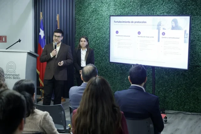 Ceremonia-de-renovación-de-compromiso-institucional_CRA44-2000×1333