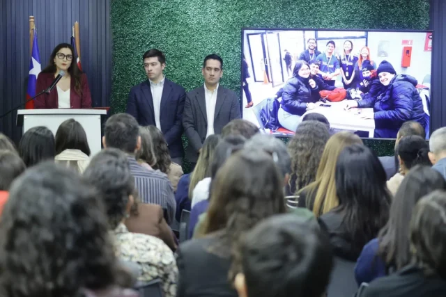 Ceremonia-de-renovación-de-compromiso-institucional_CRA50-2000×1334