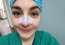 ORGULLO UNAB | Enfermera relata cómo la extenuante lucha contra el Covid-19 hizo colapsar su espalda