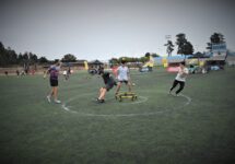 ¿Qué es el Roundnet o Spikeball? El desconocido deporte que practican dos egresados UNAB y que representarán a Chile en un mundial