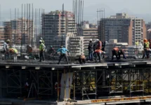8 indicadores del Barómetro de la Economía Chilena pasaron de estar “mal y empeorando” a “mal pero mejorando” en noviembre