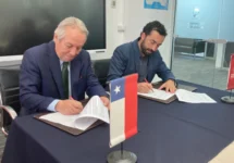CIMARQ UNAB y Municipalidad de Juan Fernández firman convenio de cooperación